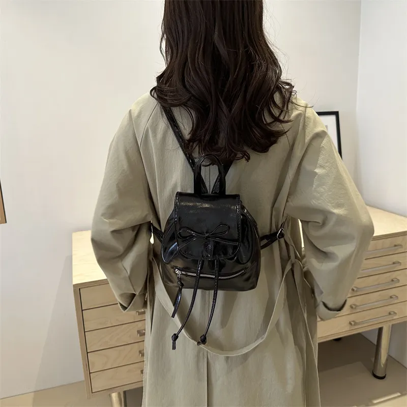 Dusen Kangaroo PU Backpack On The Shoulder Regular Women's Silver/White/Black/Red-16