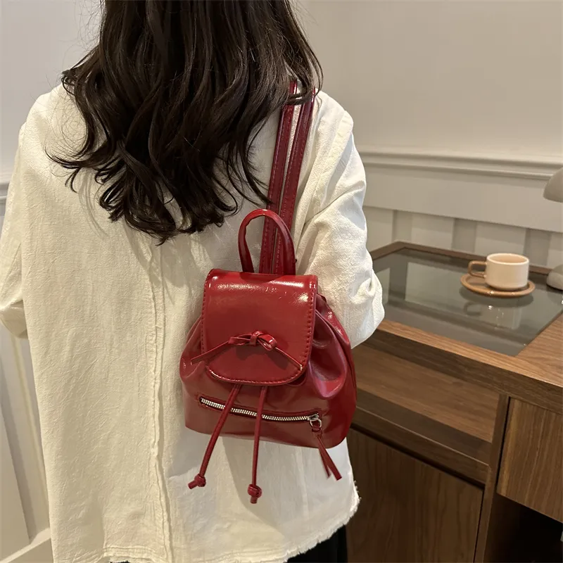 Dusen Kangaroo PU Backpack On The Shoulder Regular Women's Silver/White/Black/Red-22
