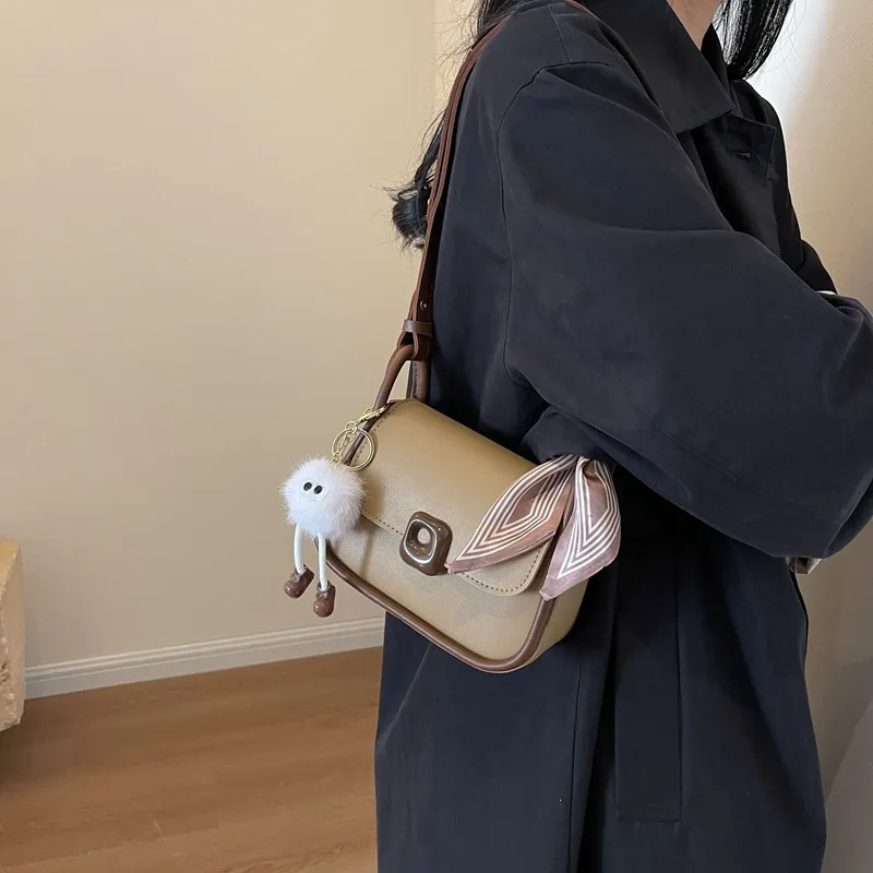 Dusen Kangaroo PU Shoulder Bag Medium Size Women's White/Black/Khaki-16