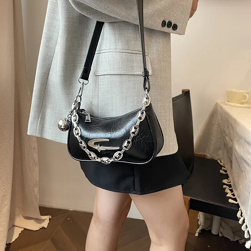 Dusen Kangaroo PU Shoulder Bag Regular Women's Black/White/Silver-17