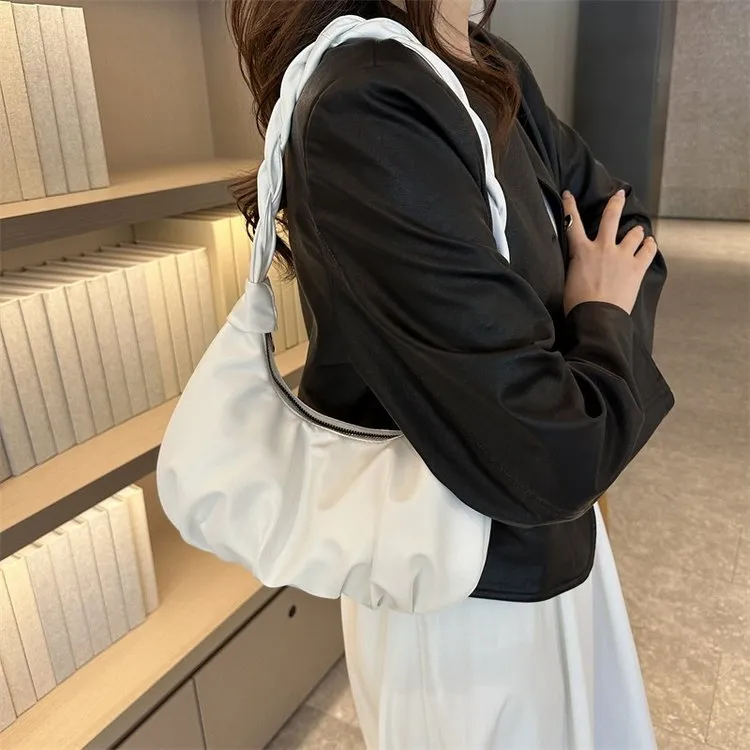 Dusen Kangaroo PU Shoulder Bag Regular Women's White/Silver/Black-1