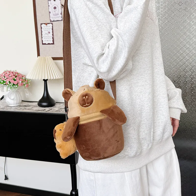 Dusen Kangaroo Plush Shoulder Bag Unisex White/Light Brown-8