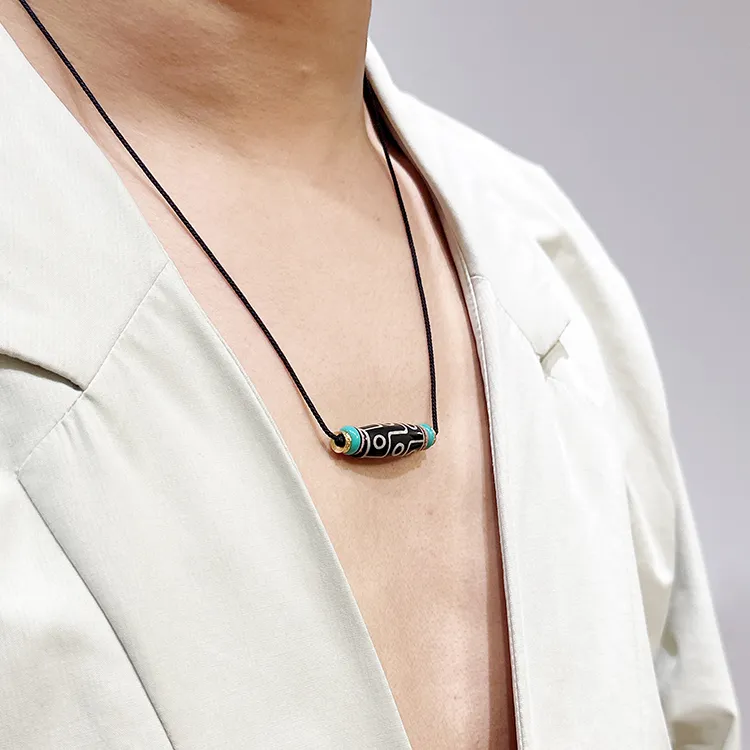 MOUNTAINS AND MANS Agate Necklaces Unisex-5
