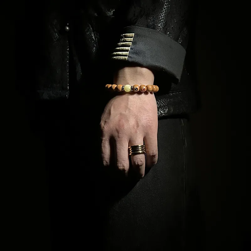 MOUNTAINS AND MANS Monkey Head Walnut Bracelets Unisex-4