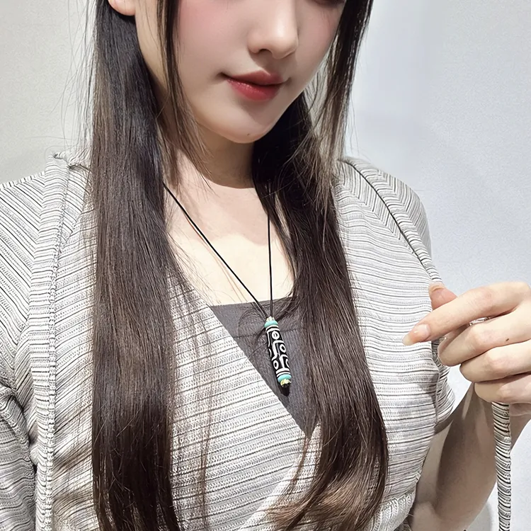 MOUNTAINS AND MANS Agate Necklaces Unisex-9