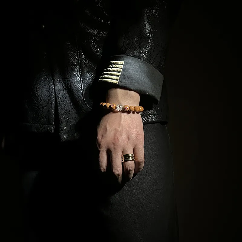 MOUNTAINS AND MANS Monkey Head Walnut Bracelets Unisex-3