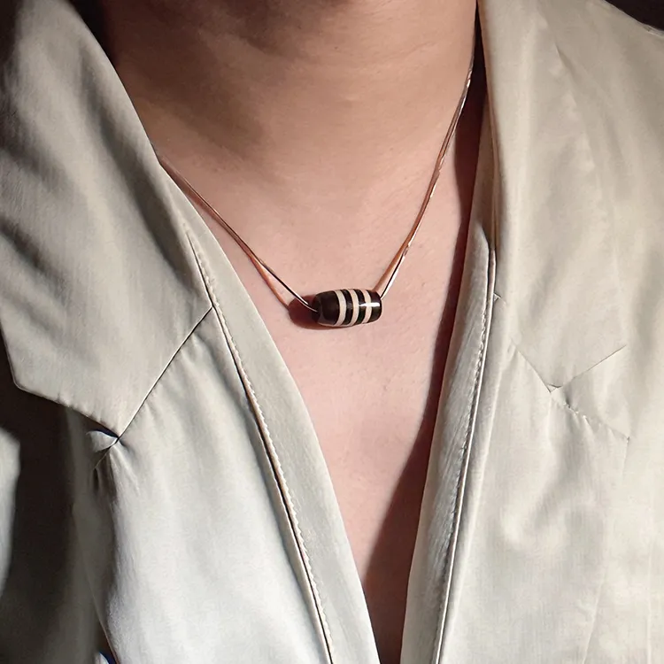 MOUNTAINS AND MANS Agate Necklaces Unisex-7