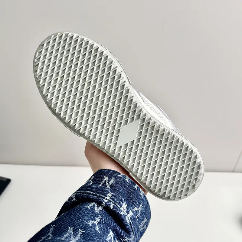 FCMM Skateboard Shoes Men Low Top-6