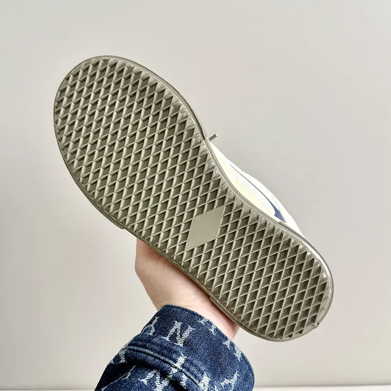 FCMM Skateboard Shoes Men Low Top-13