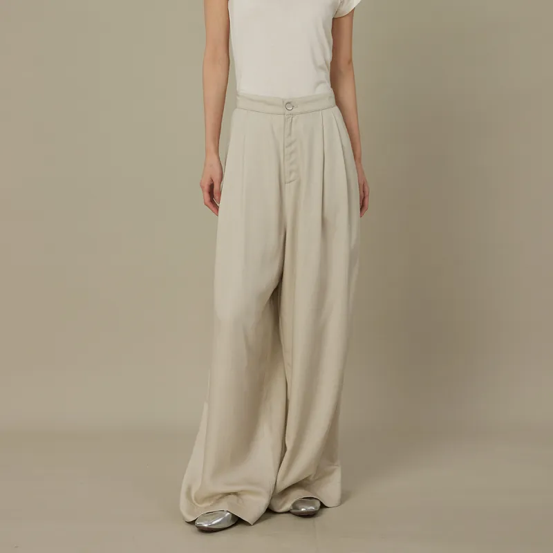 THE SEA LIFE Casual Pants Women's White Birch-3