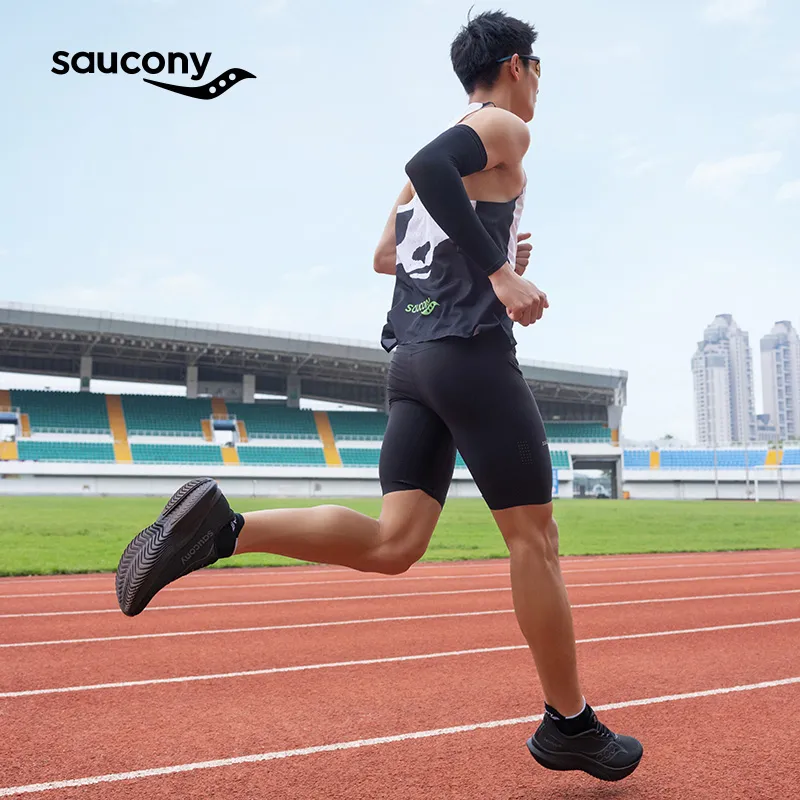 Saucony Kinvara 15 Triple Black-9