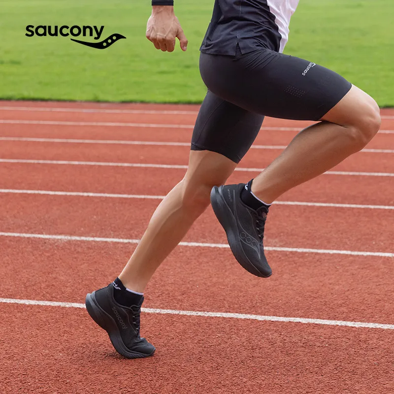 Saucony Kinvara 15 Triple Black-5