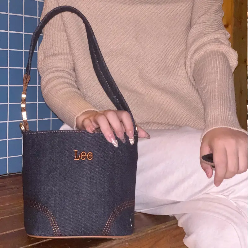 Lee Fabric Shoulder Bag Regular Women's Original Beef Color-1