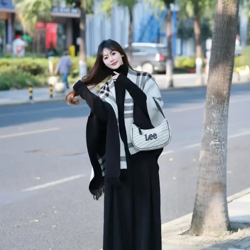 Lee Fabric+Artificial Leather Crescent Bag, Underarm Shoulder Bag Women's Ecru-1