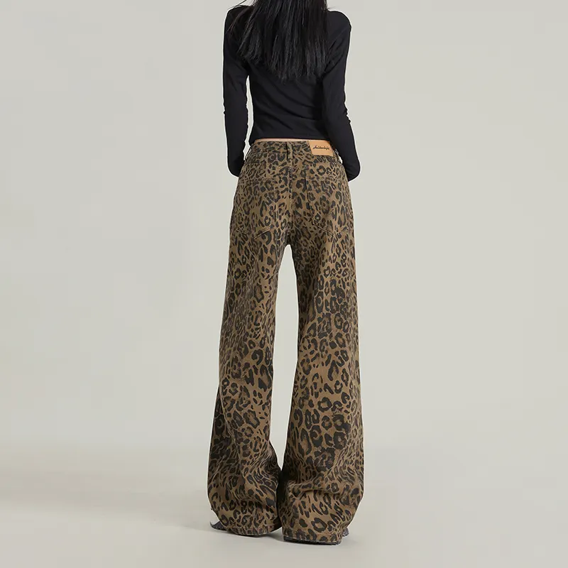 FOREVER 21 Jeans Women's Leopard Print-1