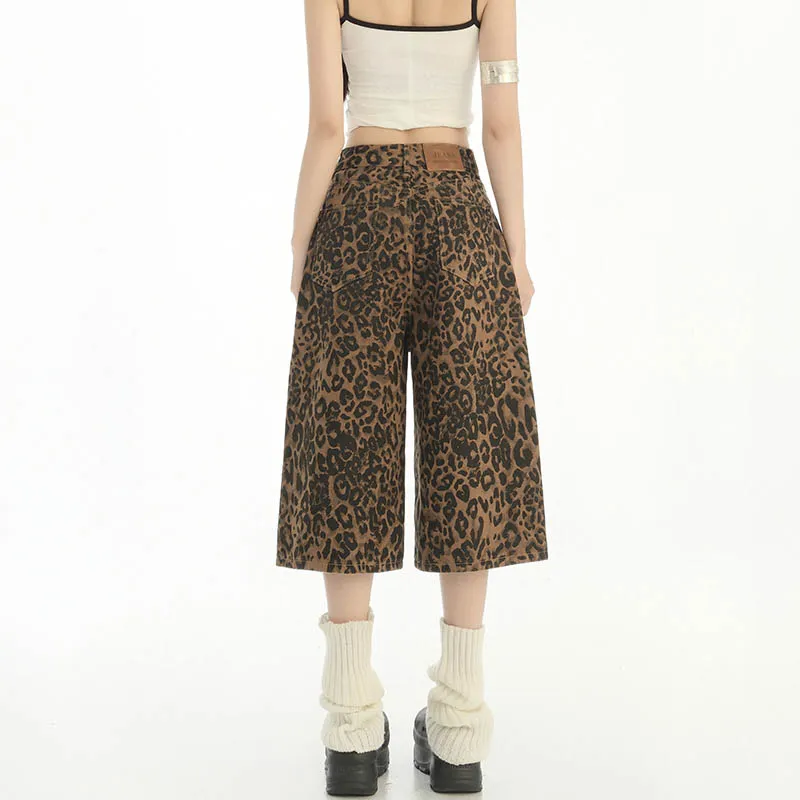 FOREVER 21 Denim Shorts Women's Leopard Print-1