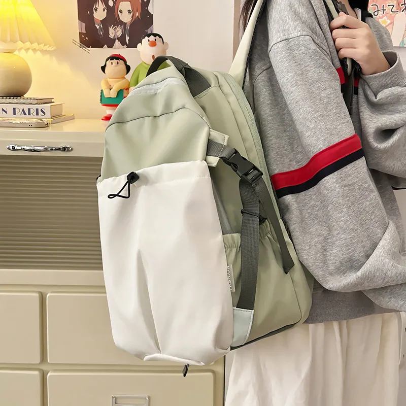 FINDINGS Polyester Backpack Regular Unisex Green/Red/Gray & Blue-3