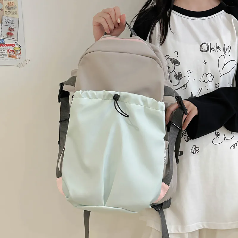 FINDINGS Polyester Backpack Regular Unisex Green/Red/Gray & Blue-20