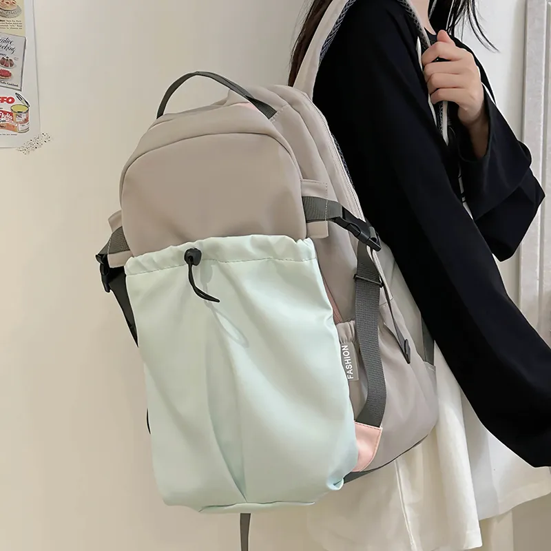FINDINGS Polyester Backpack Regular Unisex Green/Red/Gray & Blue-18