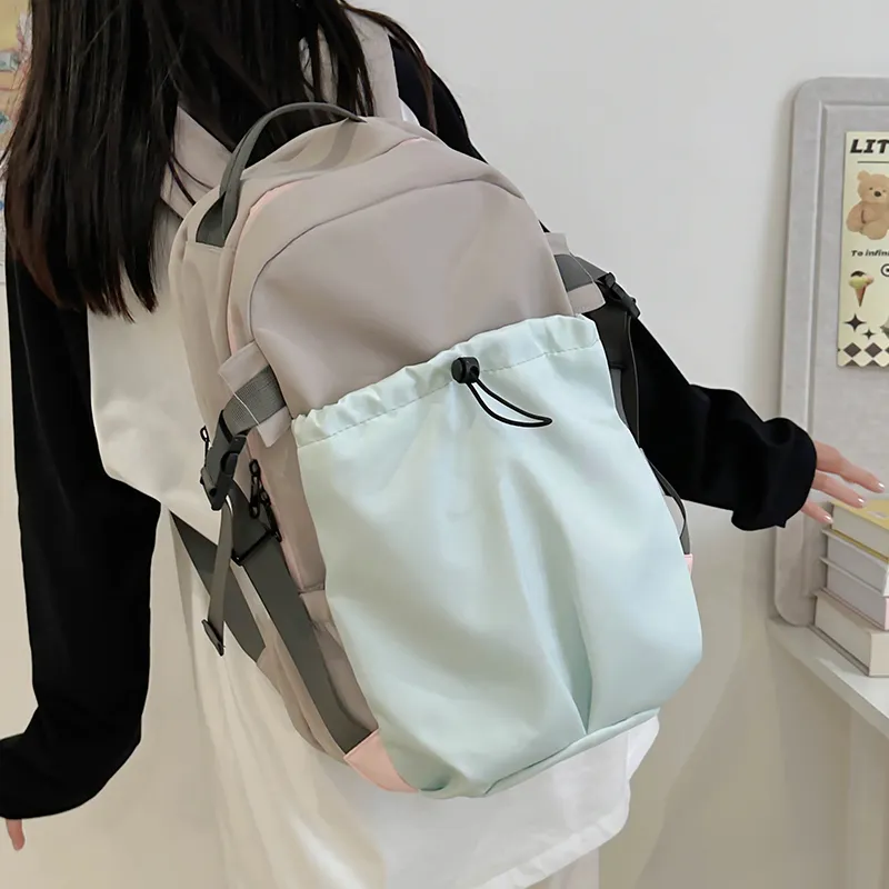 FINDINGS Polyester Backpack Regular Unisex Green/Red/Gray & Blue-15
