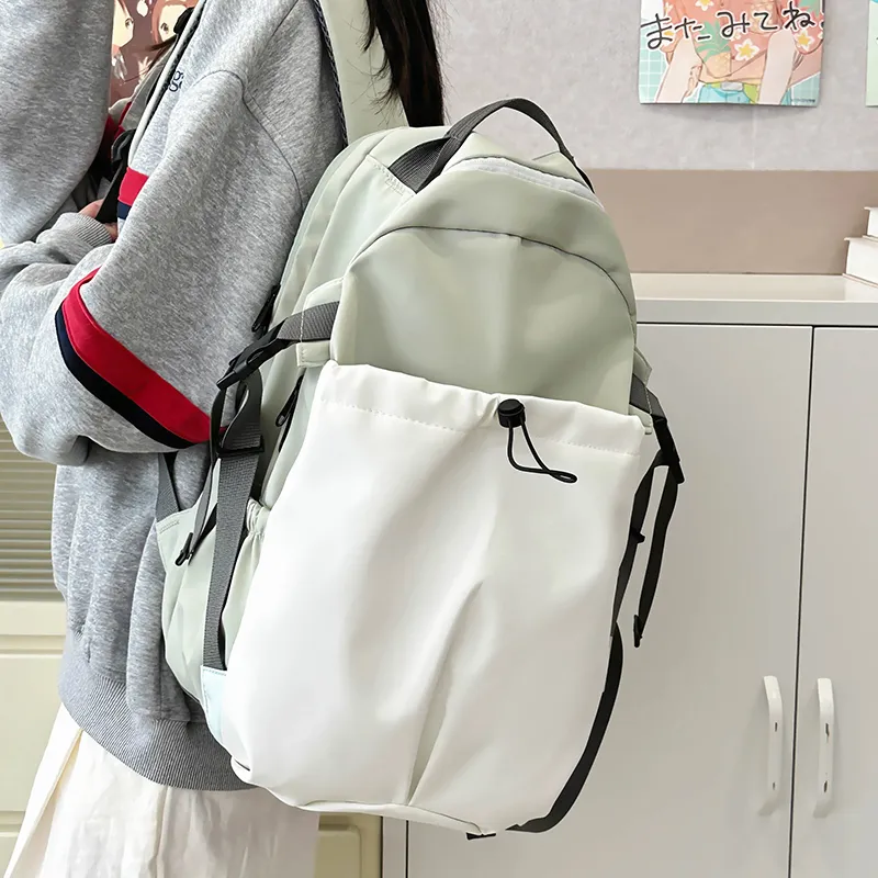 FINDINGS Polyester Backpack Regular Unisex Green/Red/Gray & Blue-6