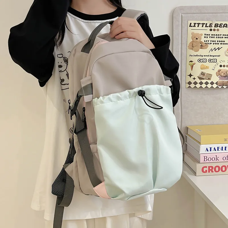 FINDINGS Polyester Backpack Regular Unisex Green/Red/Gray & Blue-19