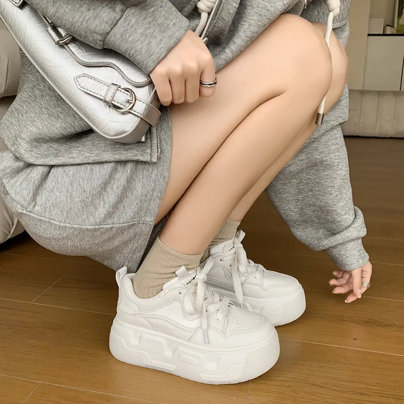 MIS. DANNY Low-Top Skateboard Shoes Women's-5