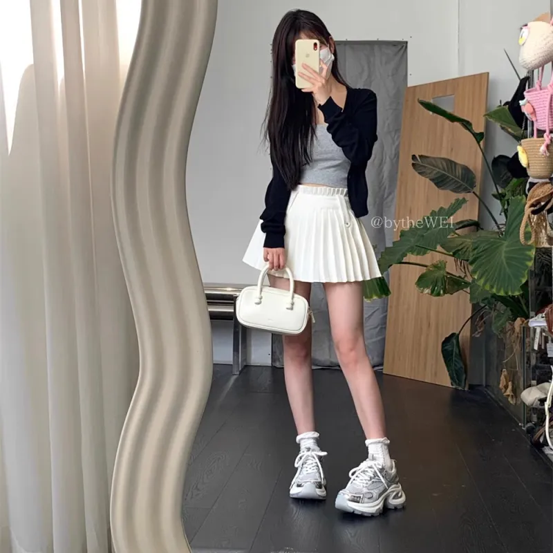 LIANGHUO Shock Absorbers With Slip Resistant And Abrasion Resistant Properties Low Top Chunky Sneakers Women's Silver-3