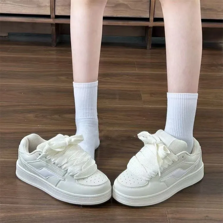 LIANGHUO Warm Cushioning Coverage Impact Resistance Wear Resistant Slip Resistant Low Top Skateboard Shoes Women's Ecru-3
