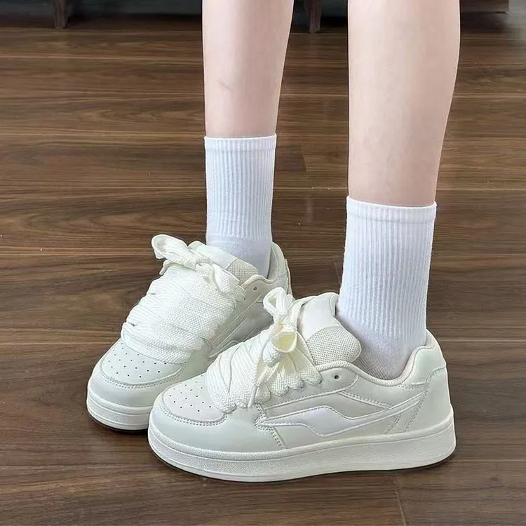 LIANGHUO Warm Cushioning Coverage Impact Resistance Wear Resistant Slip Resistant Low Top Skateboard Shoes Women's Ecru-4