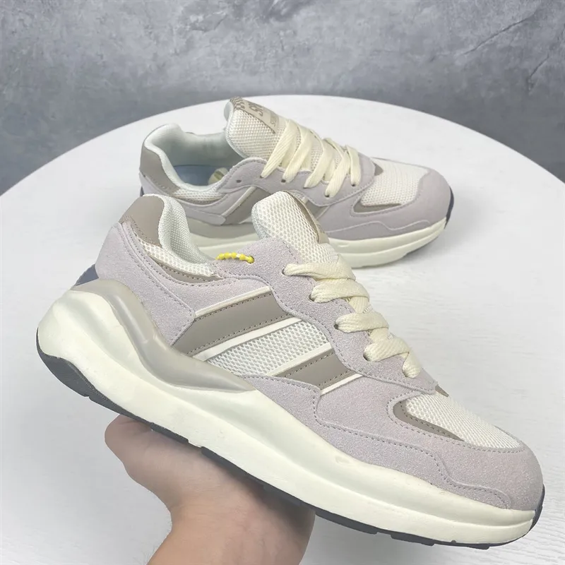 LIANGHUO Anti-Slip And Wear-Resistant Breathable Low-Top Chunky Sneakers Unisex-21