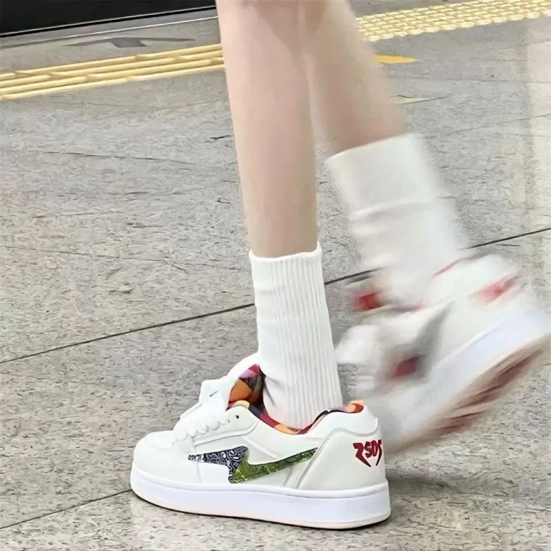 LIANGHUO Low Top Skateboard Shoes Women's Paisley Box-4