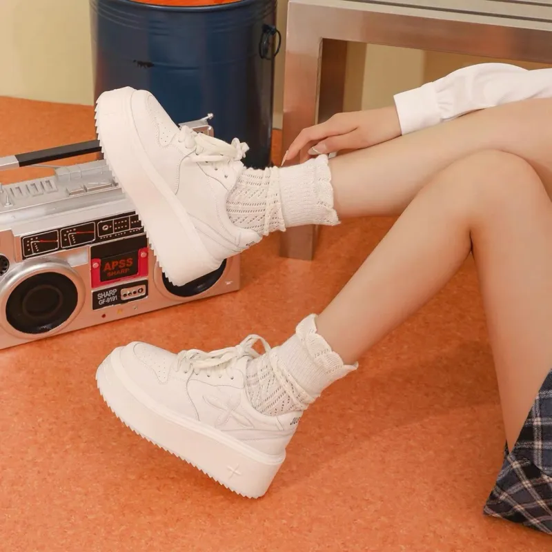LIANGHUO Slip Resistant Cushioning Impact Resistance Abrasion Resistant Low Top Skateboard Shoes Women's White-5