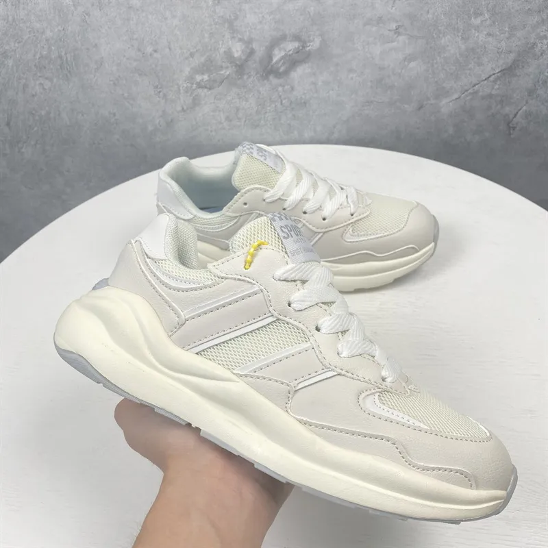LIANGHUO Anti-Slip And Wear-Resistant Breathable Low-Top Chunky Sneakers Unisex-1