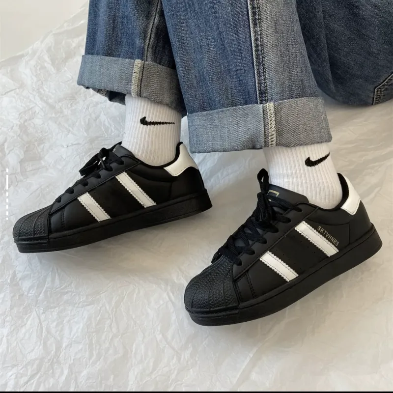 LIANGHUO Slip Resistant Cushioning Impact Resistance Abrasion Resistant Low Top Skateboard Shoes Unisex Black-1