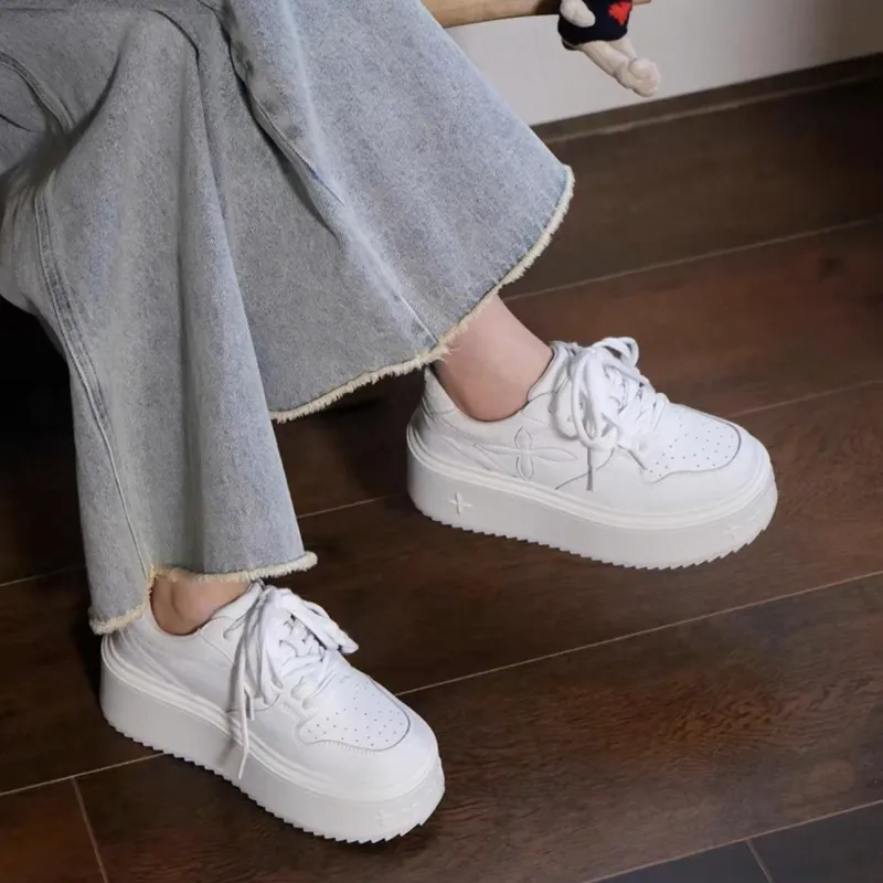 LIANGHUO Slip Resistant Cushioning Impact Resistance Abrasion Resistant Low Top Skateboard Shoes Women's White-2