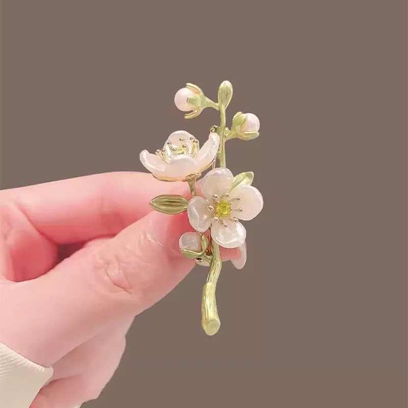GAGA Alloy Brooches Women's Gold-5