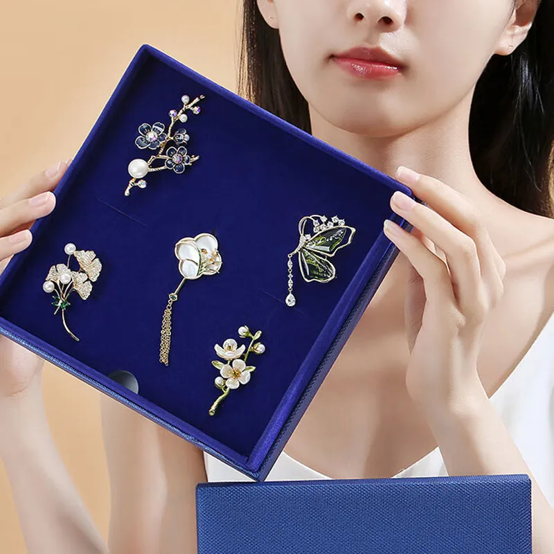 GAGA Brooches Women's-2
