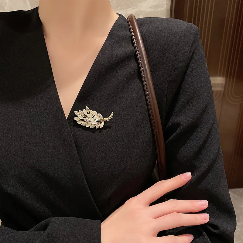 GAGA Brooches Women's-1