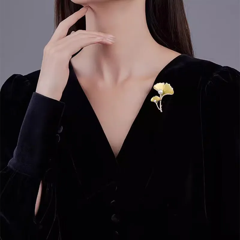 GAGA Alloy Brooches Women's Gold-3