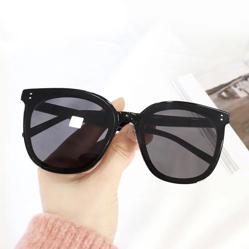 Pair Ponyo Plate Frame Square Sunglasses Unisex Black-1