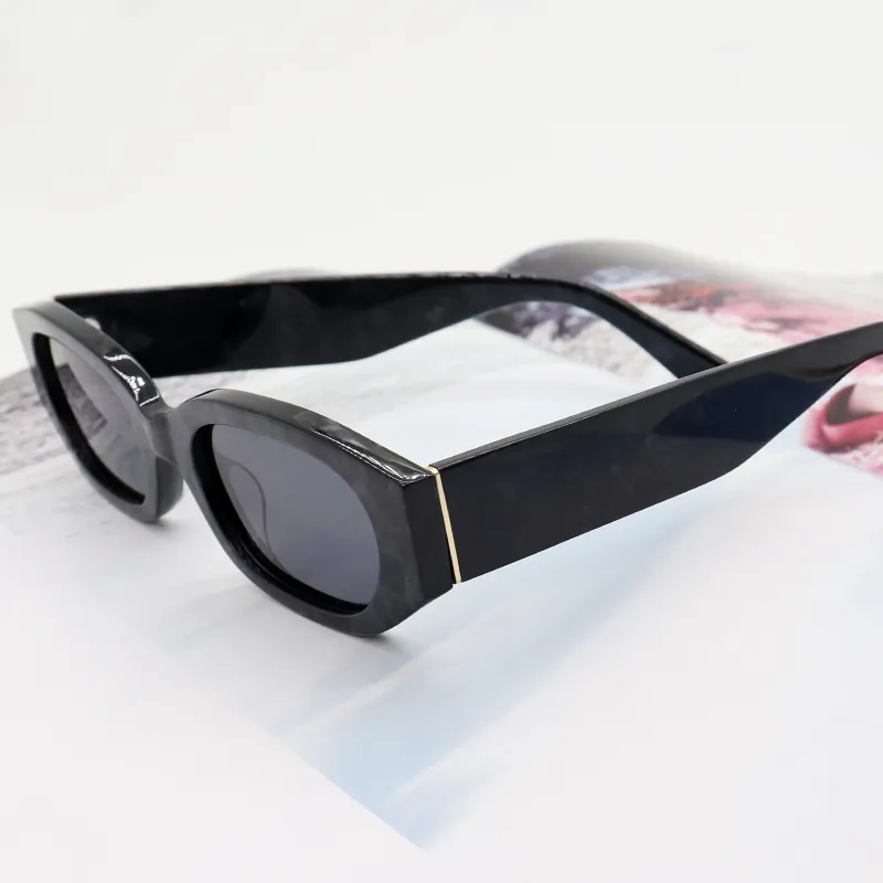 Pair Ponyo Plate Frame Square Sunglasses Unisex Gray Brown-3