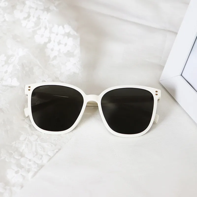 Pair Ponyo TR/Memory Plastic Square Sunglasses Unisex White/Light Gray-2