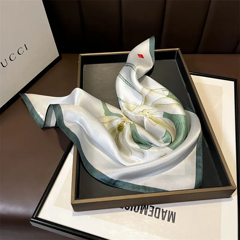 MITHAOL KUSC 100% Mulberry Silk Silk Scarves Women's Lotus Emerging From Water-5