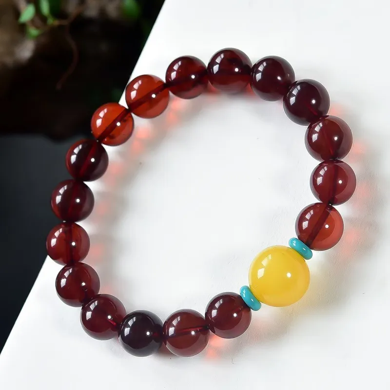 Gu He Amber/Beeswax Bracelets Unisex-1