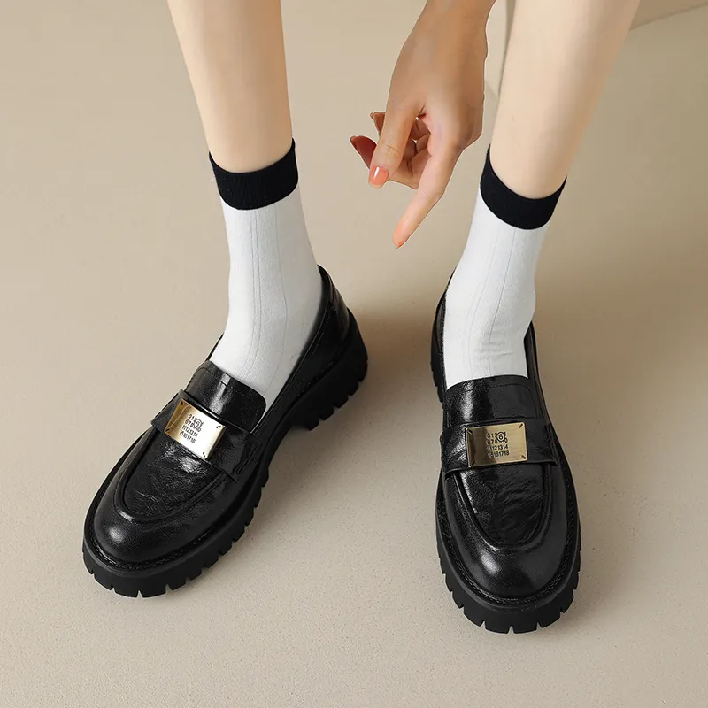 Little Queen Renee Slip on Loafers Women's-4