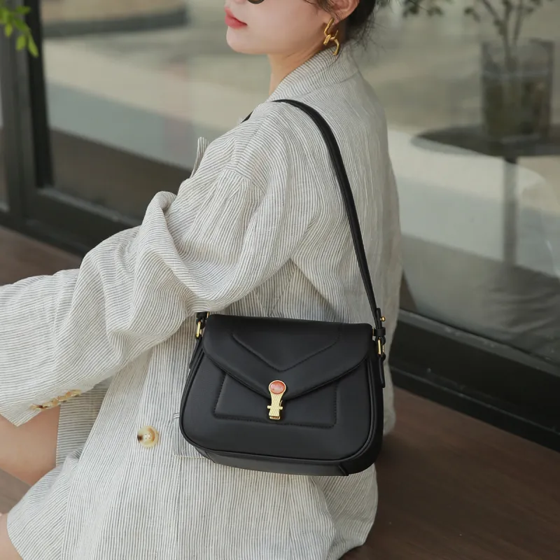 ROBERTA DI CAMERINO Cow Leather Envelope Bag, Shoulder Bag, Crossbody Bag, Small Square Bag Regular Women's White/Black-9