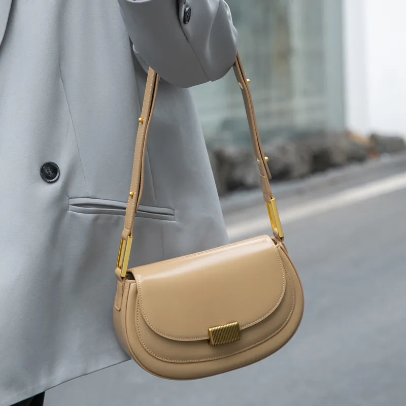 ROBERTA DI CAMERINO Cow Leather One Shoulder Bag, Crossbody Bag Medium Size Women's Ecru/Milk Tea-9