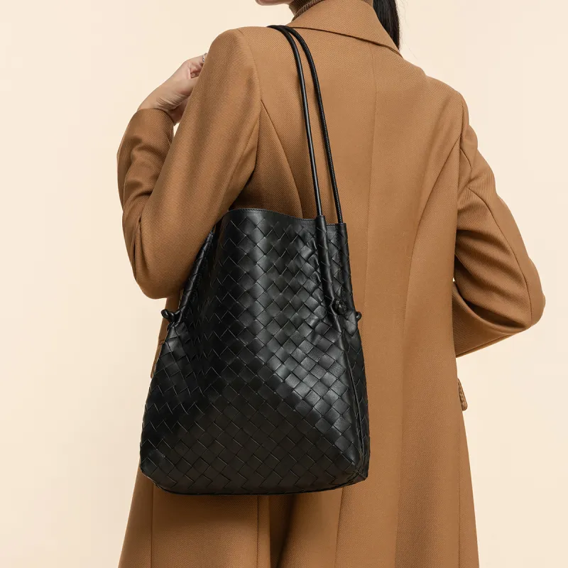 ROBERTA DI CAMERINO Sheepskin Large Capacity Bucket Bag Underarm Shoulder Bag Tote Bag Mom Bag Women's Black/Steel Gray-4