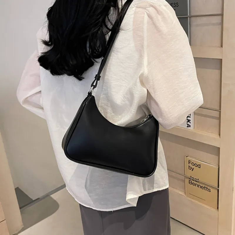 UNITE STAR Shoulder Bags-8